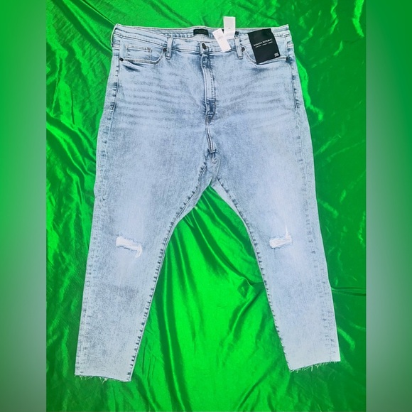 NWT Banana Republic Distressed Light Blue Jeans size 35 - Picture 1 of 9
